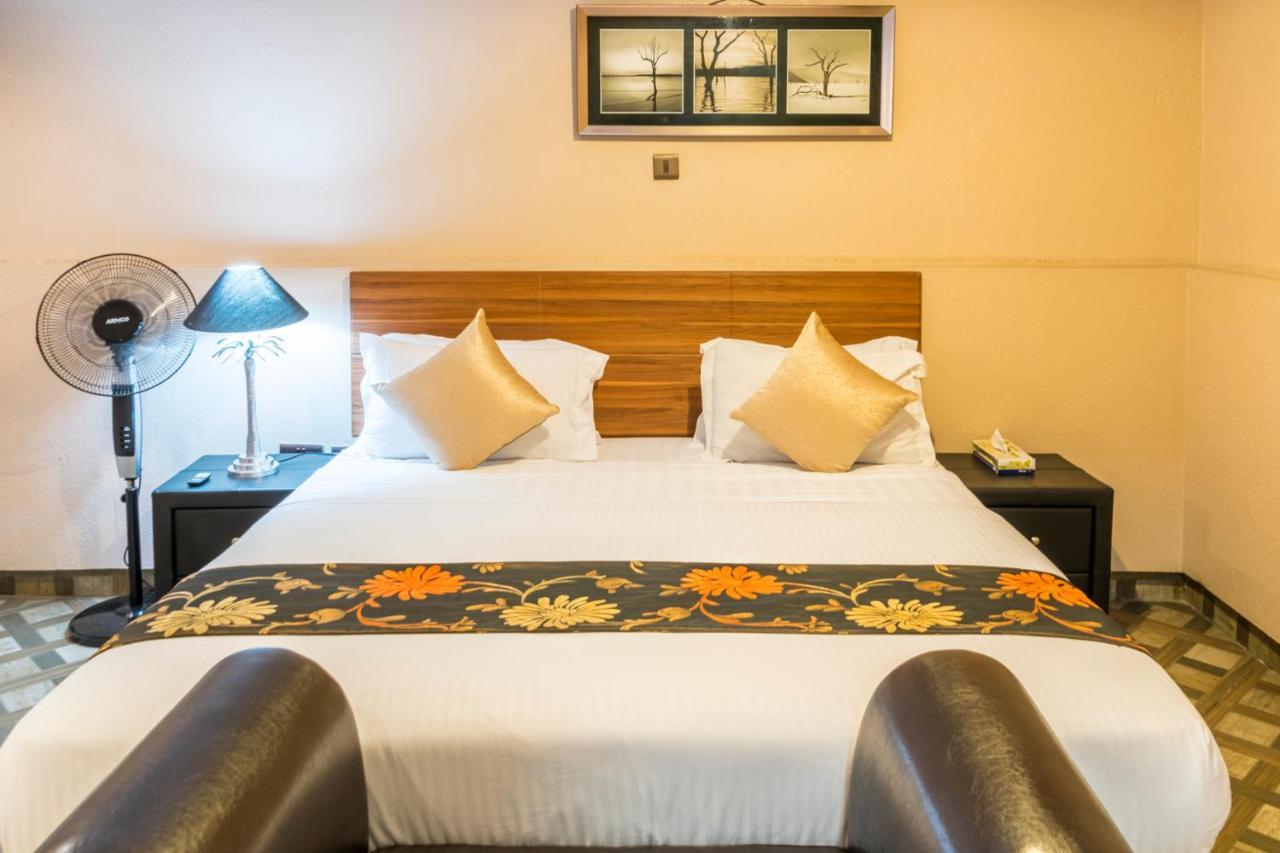 Hotel Waterbuck Nakuru Kültér fotó